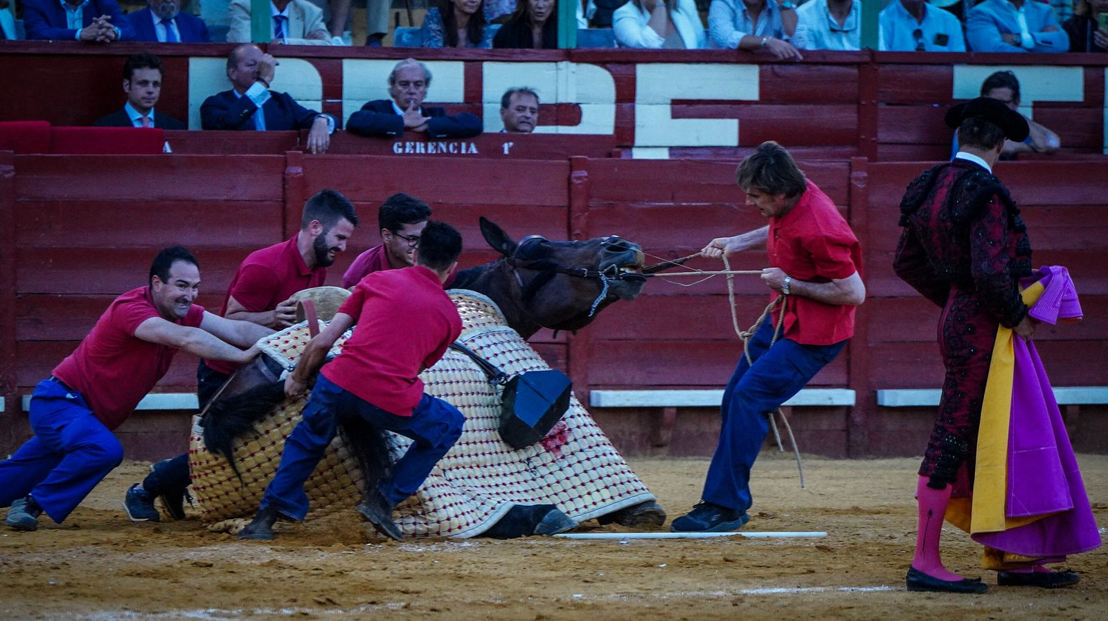 Puerta grande para Roca Rey y El Juli en la plaza de toros de Jerez