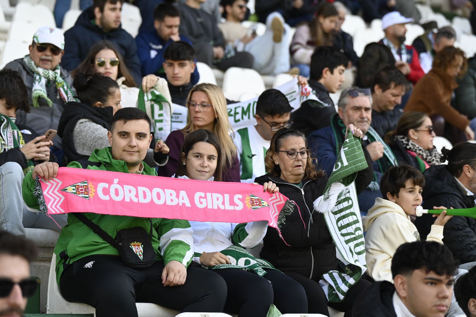 Las mejores fotos del ambiente en El Arcángel para el Córdoba CF - Leganés