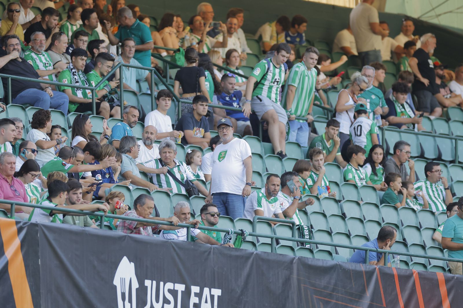 Búscate en la fotos del Betis-Sparta
