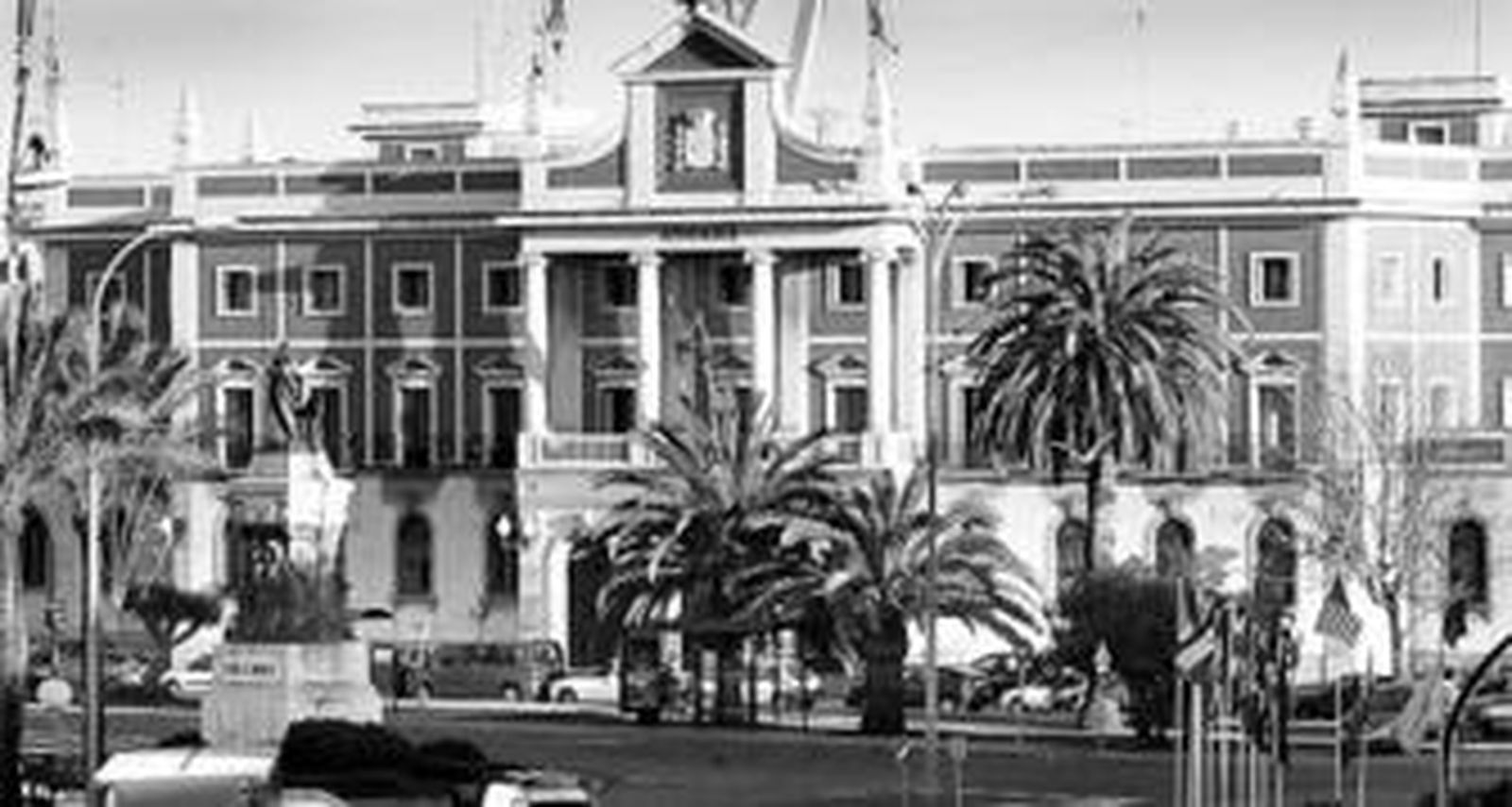 Dependencias de la Aduana en la Plaza de Sevilla.