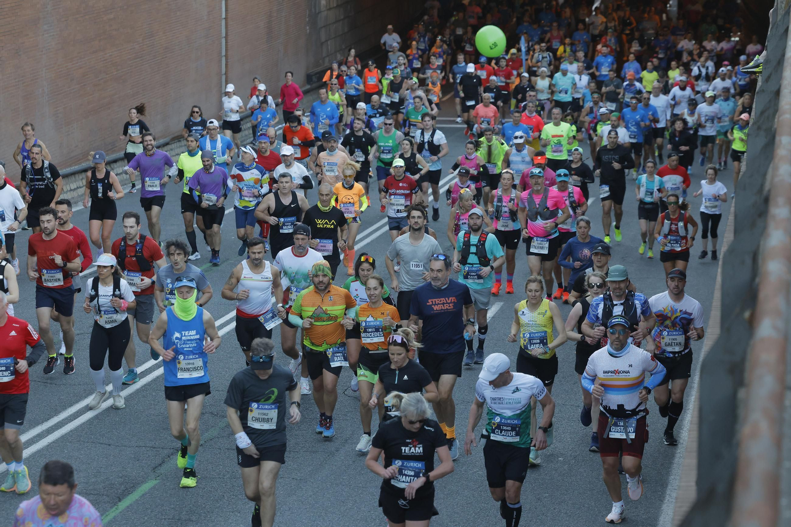 Búscate en el Zurich Maratón de Sevilla 2025