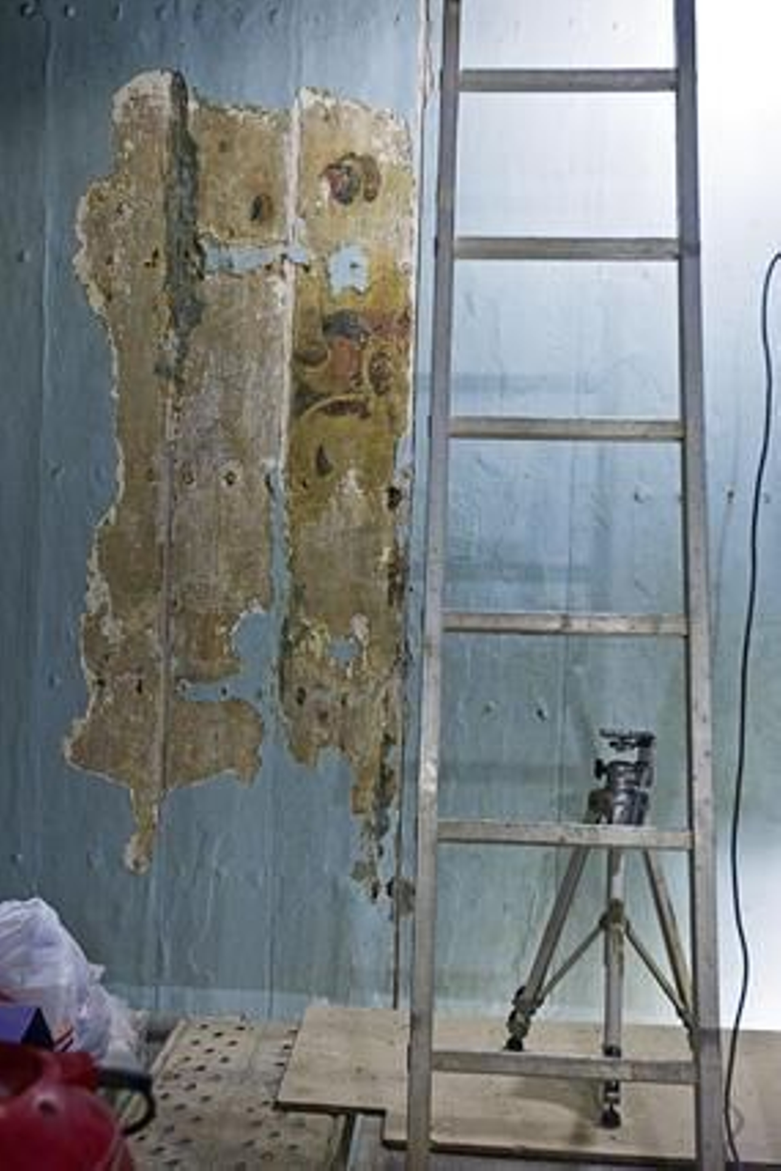 Aparecen nuevos frescos en los trabajos de rehabilitación del Oratorio de San Felipe Neri. 

Foto: Julio Gonzalez