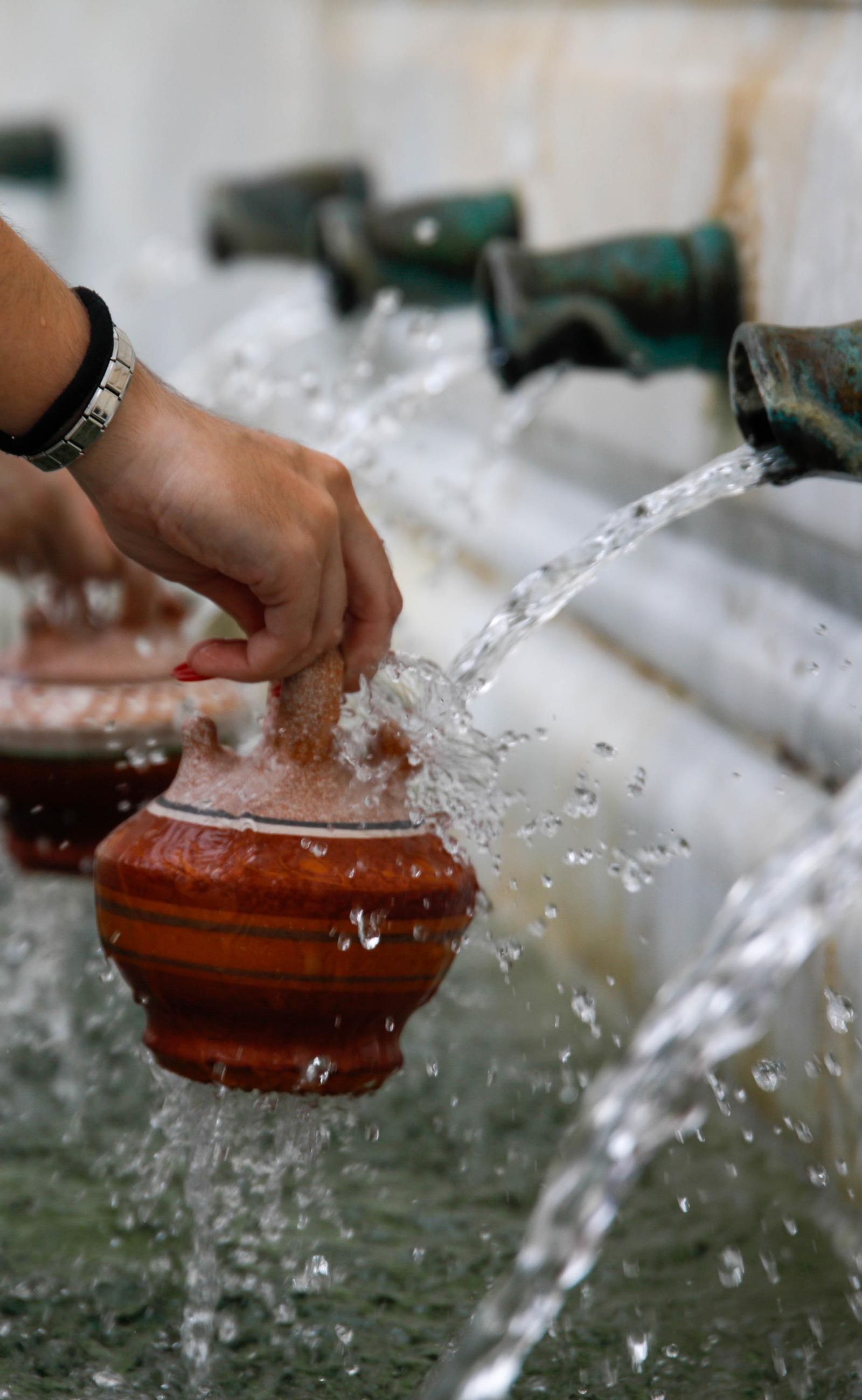 La Subida del Agua de las fiestas de Mojácar, en imágenes
