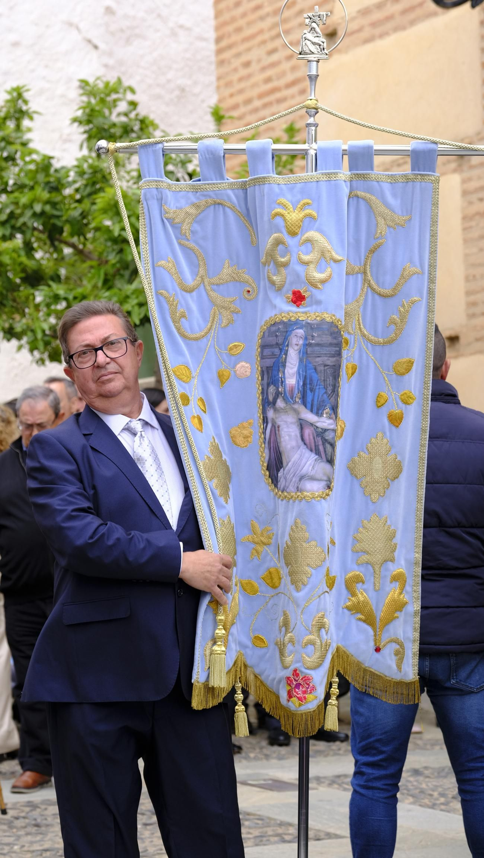 Imágenes de la procesión y paella solidaria en las Fiestas de Abla