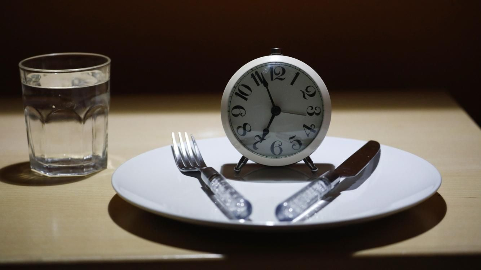 El ayuno intermitente, una de las prácticas alimentarias de moda.