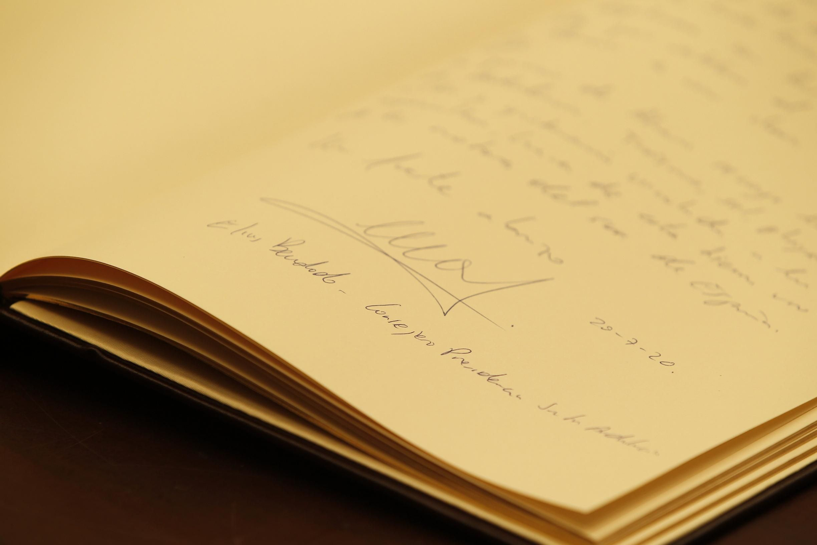 Visita del Consejero de Presidencia de la Junta de Andalucía, Elías Bendodo, a la Diputación de Almería.