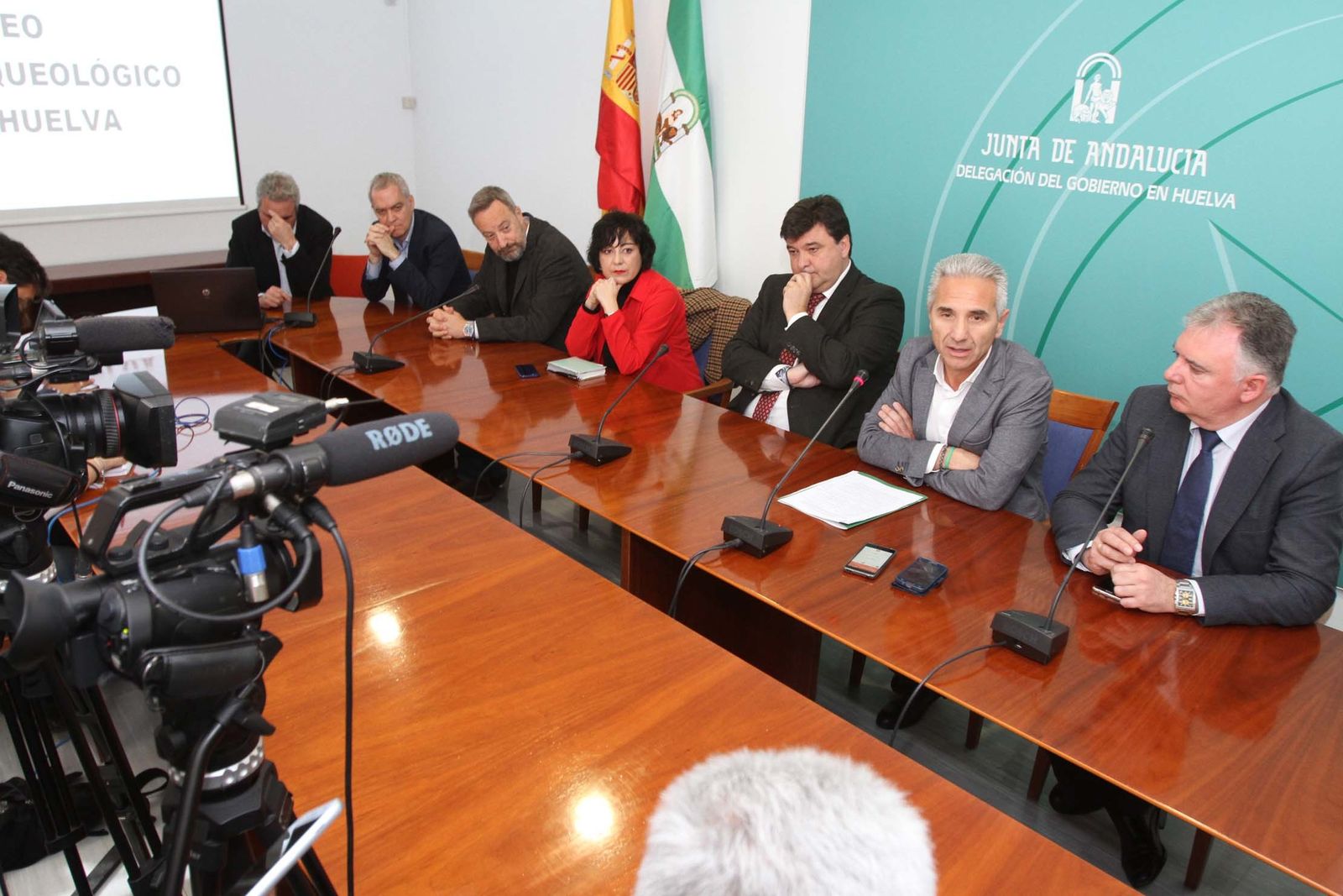 El consejero de Cultura, Miguel Ángel Vázquez, presenta el proyecto de rehabilitación del Banco de España como sede del Museo Arqueológico de Huelva.