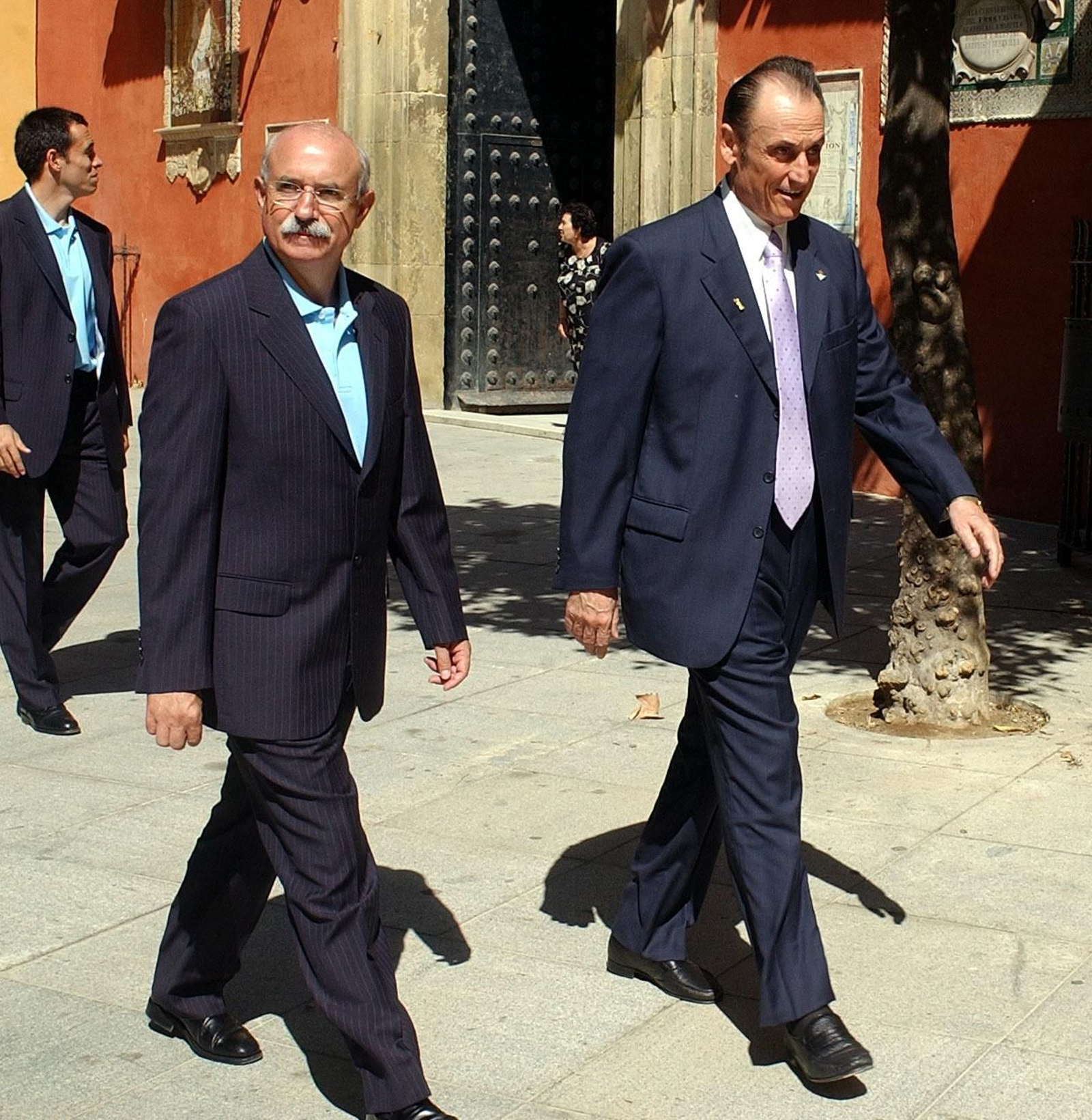 Serra Ferrer y Lopera, a la salida de la Basílica del Gran Poder.