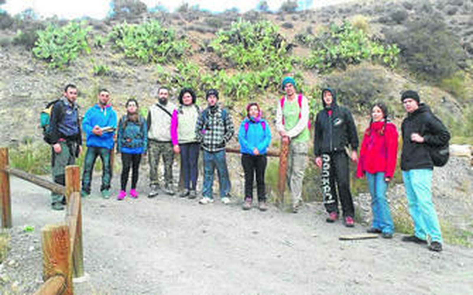 El grupo de la comunidad universitaria que asistió a la tercera ruta de senderismo.