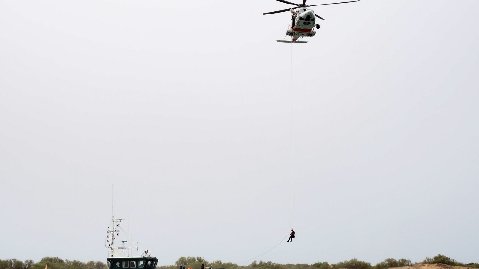 Durante la presentación se realizó un simulacro de rescate a un náufrago en aguas del Piedras
