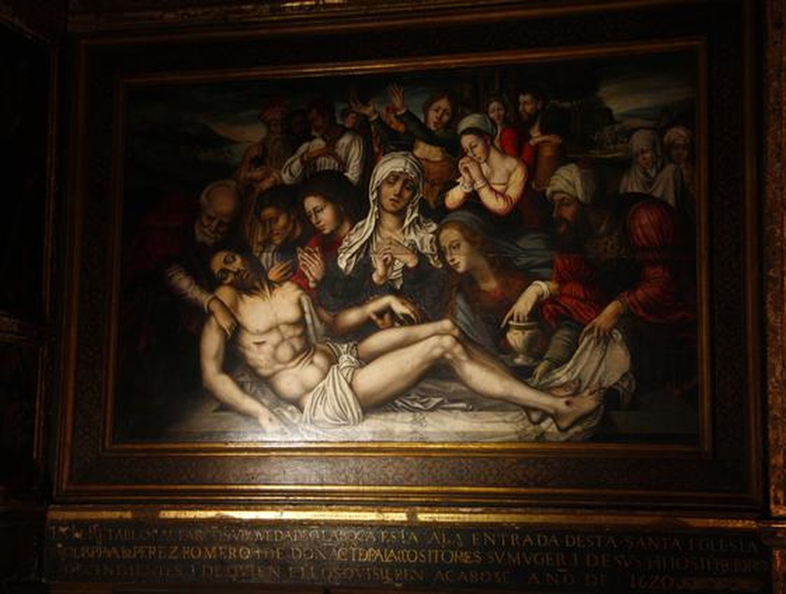 El convento Madre de Dios muestra unos tejados, esculturas, pinturas y muros plagados de desperfectos que demuestran su mal estado de conservación.

Foto: Belén Vargas