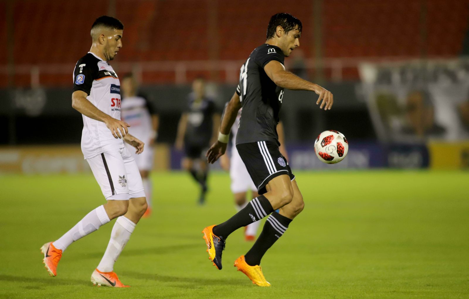 Roque Santa Cruz, con el Olimpia.