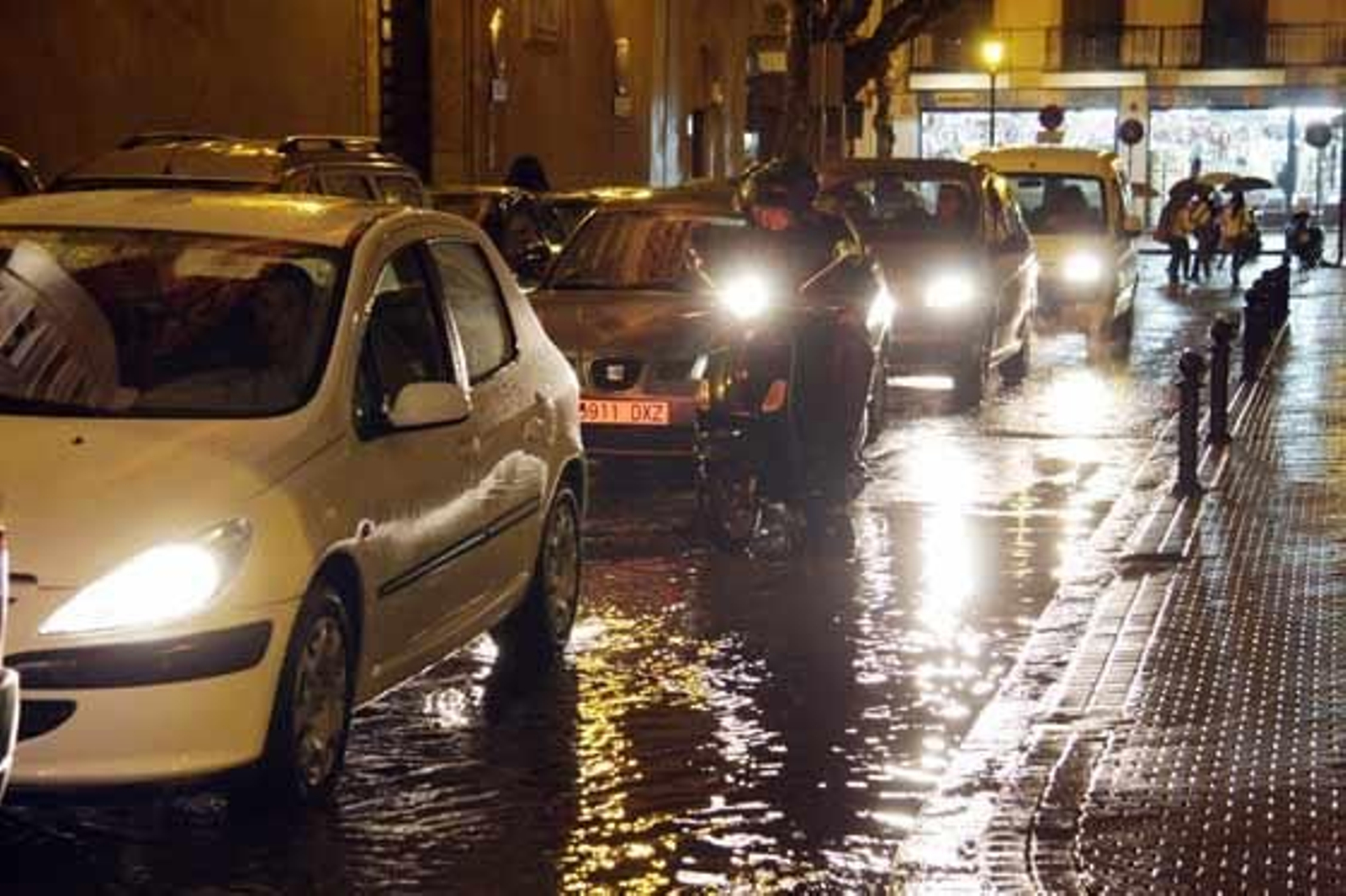 El tráfico se resisntió a causa de las intensas precipitaciones.

Foto: Victoria Hidalgo