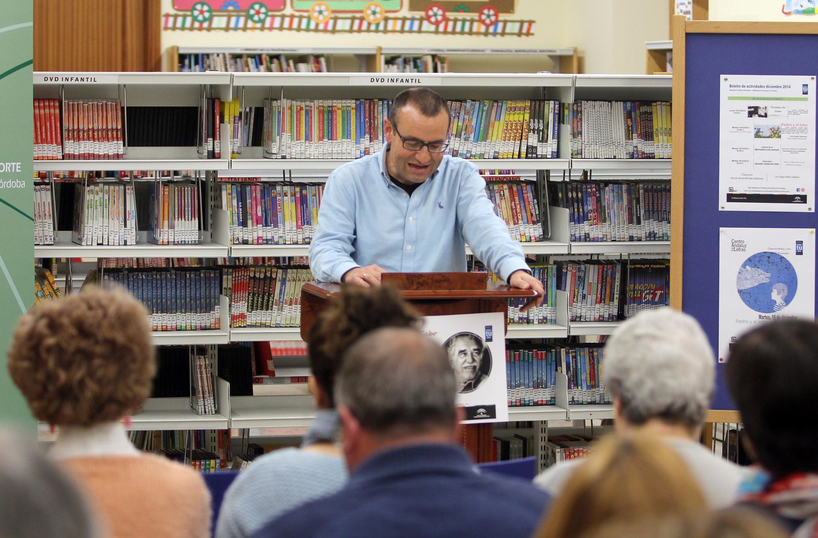 Una lectura en la Biblioteca Central de Córdoba.