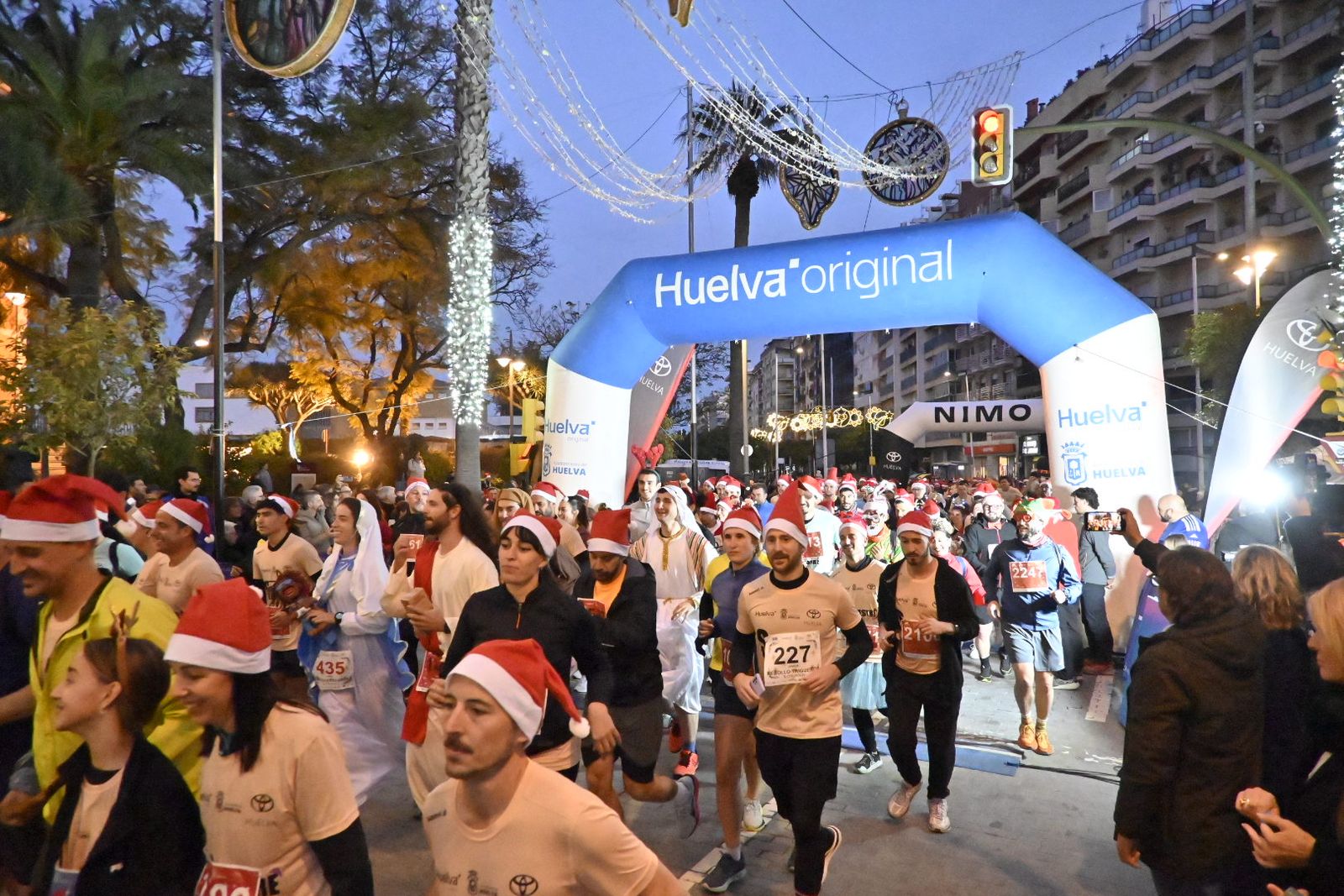 Búscate en las mejores fotografías de la San Silvestre de Huelva 2025