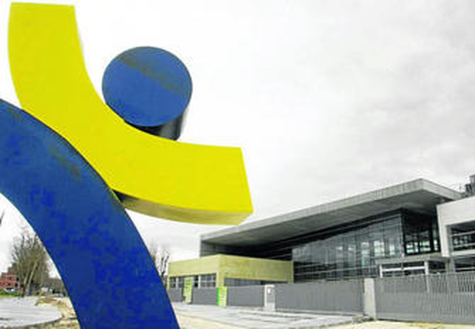 Imagen de las instalaciones hospitalarias en Loja, pendientes de finalización.