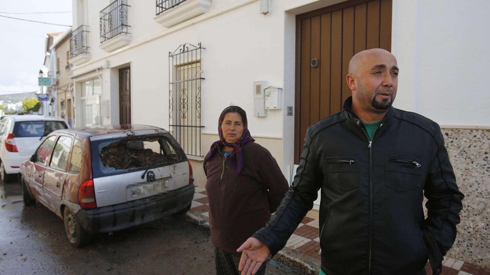 Dos ciudadanos rumanos explican los incidentes en una calle del municipio