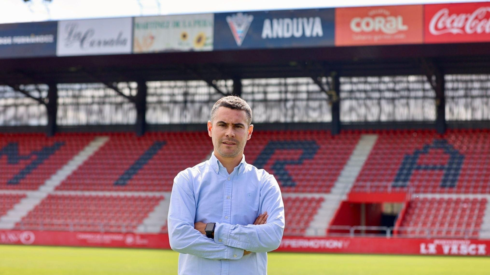 Fran Justo, en el estadio del Mirandés.