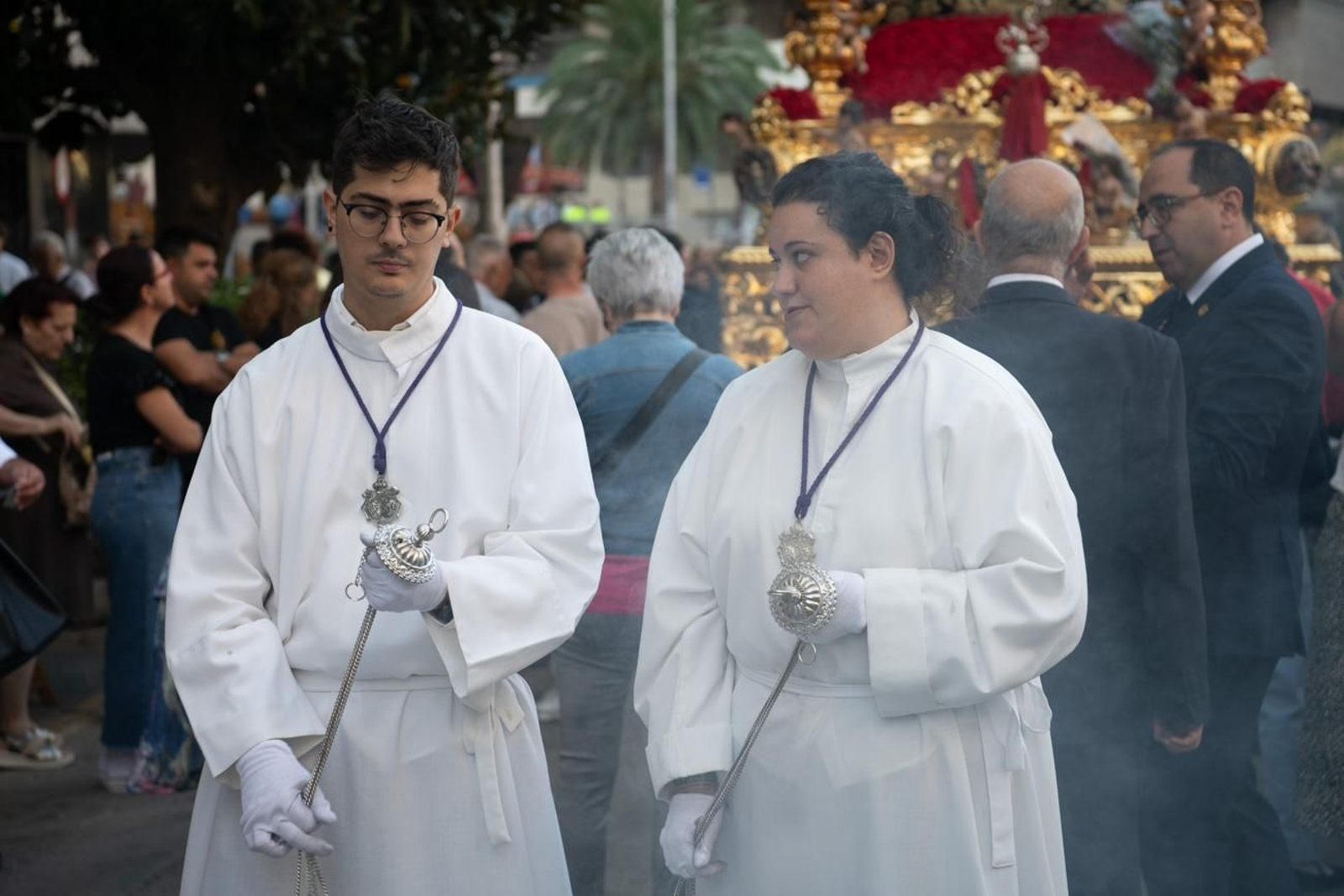 El pueblo de Jaén abraza con solemnidad a El Abuelo en la Magna, en imágenes