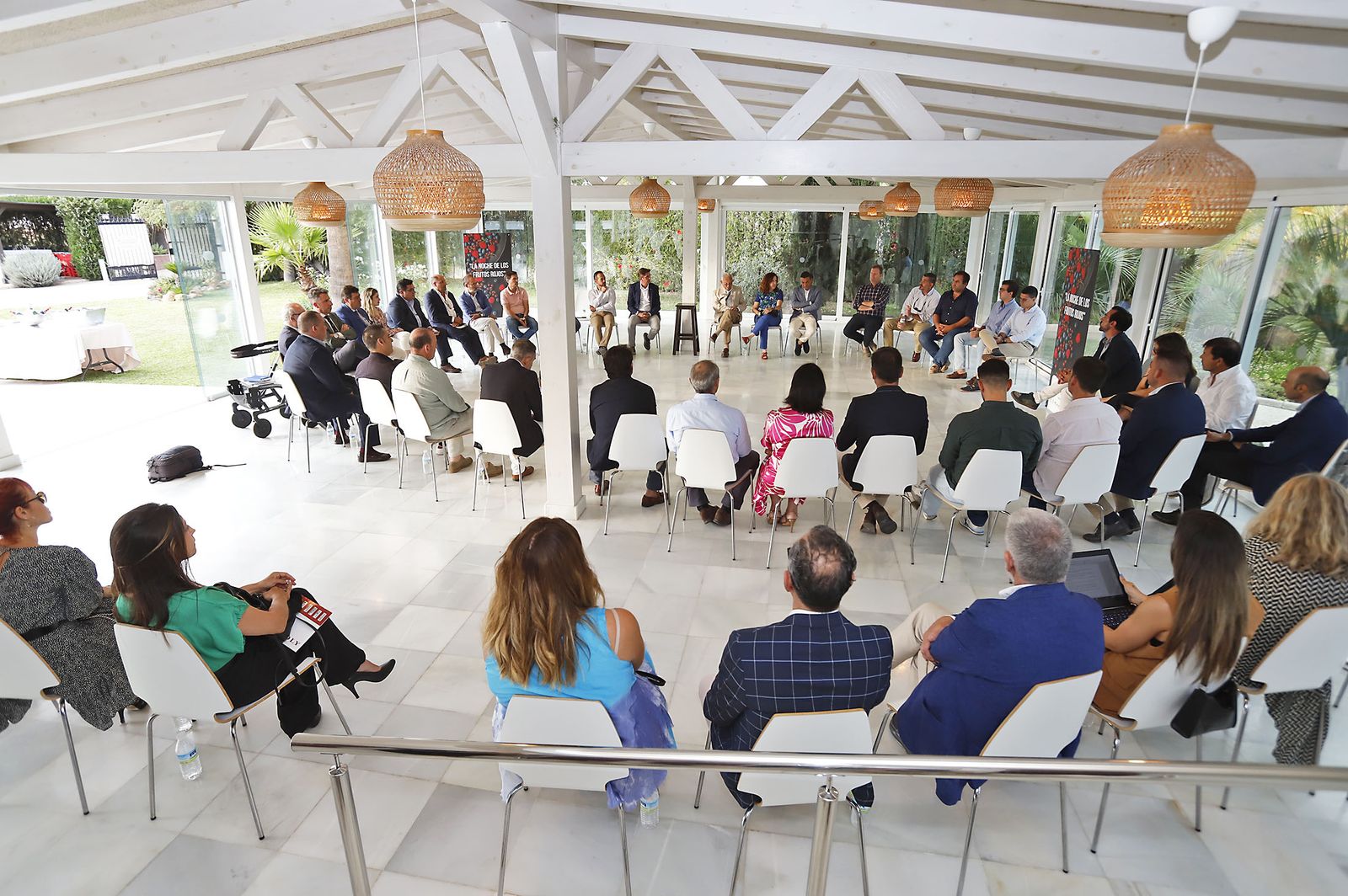 Imágenes del debate de "La Noche de los Frutos Rojos"