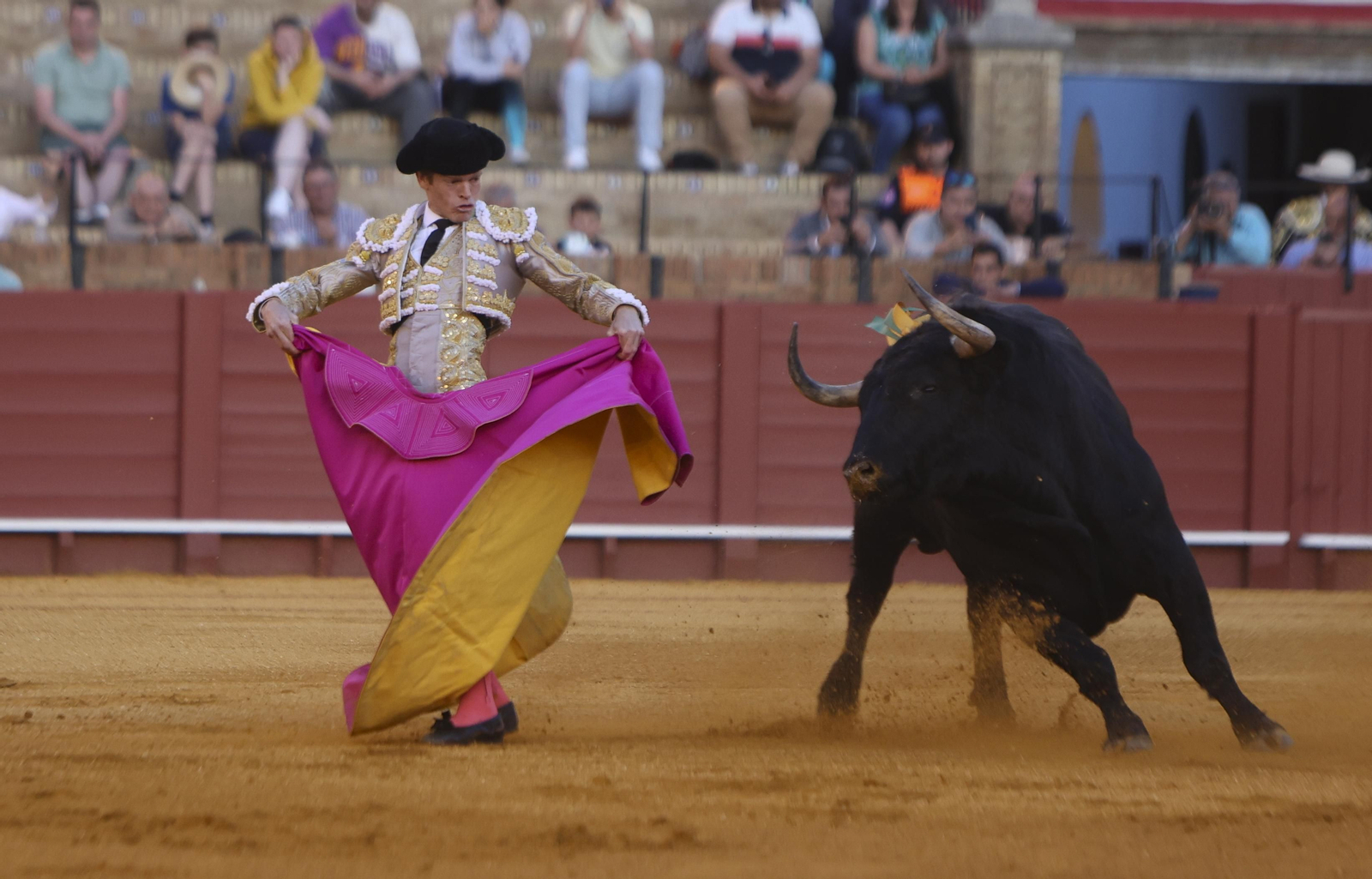 Las mejores fotos de la corrida de toros de Miguel Ángel Perera, Paco Ureña y Borja Jiménez