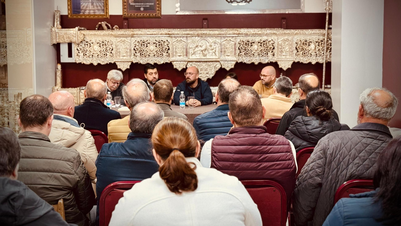Un momento de la reunión con las hermandades portuenses.
