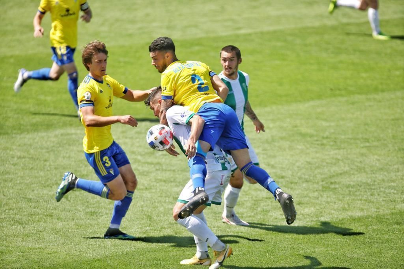 Las imágenes de la derrota del Córdoba CF ante el Cádiz B