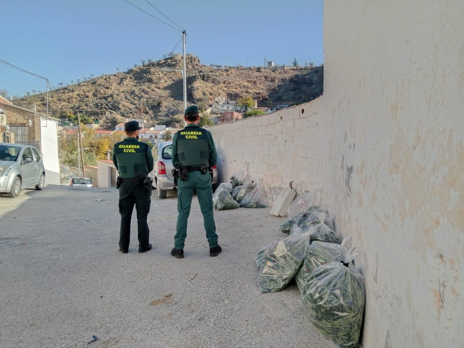 Imagen del operativo facilitada por la Guardia Civil de Granada.