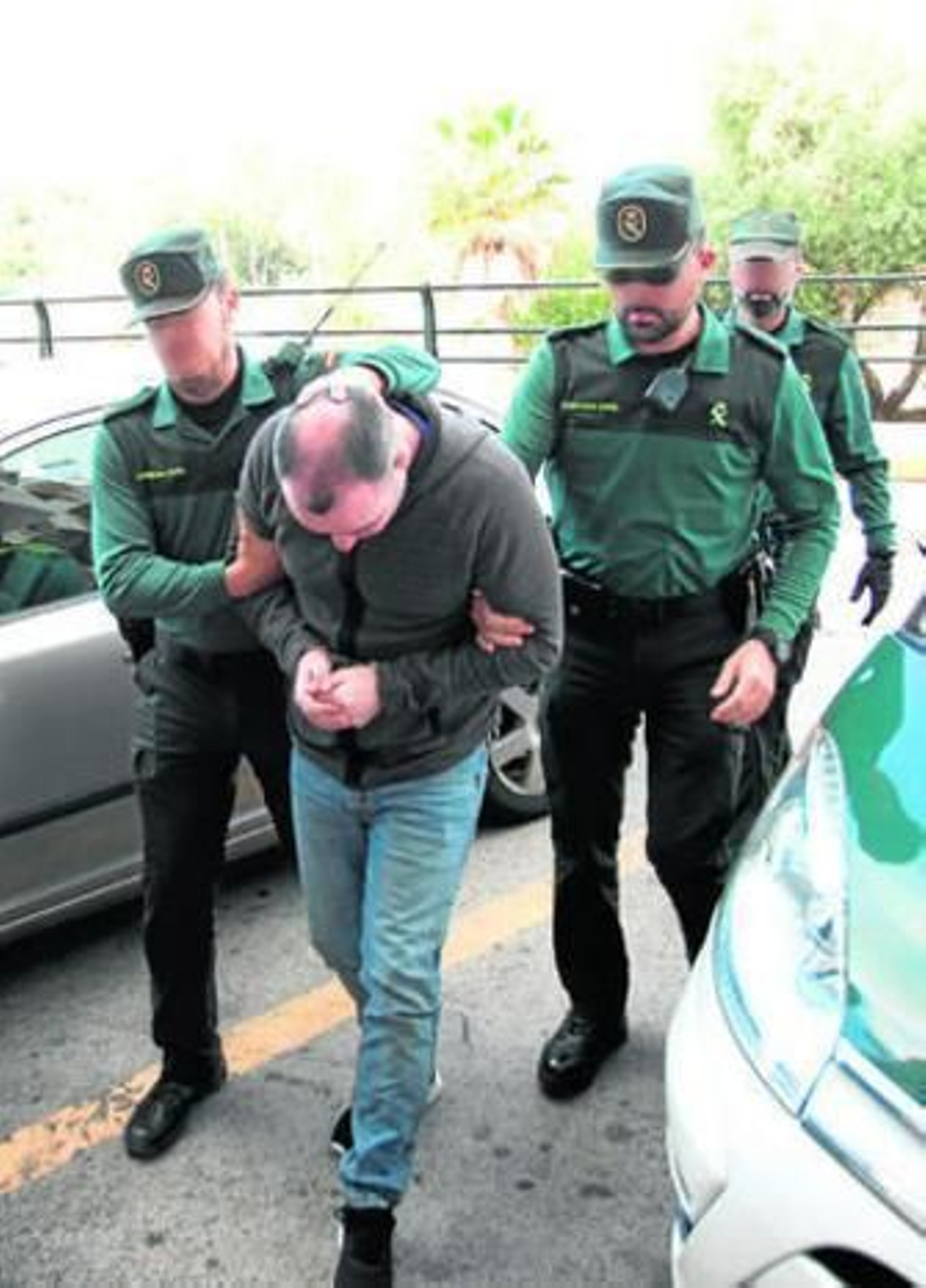 Simon Corner, en el instante de entrar ayer en el Juzgado de Instrucción Número 2 de San Roque.