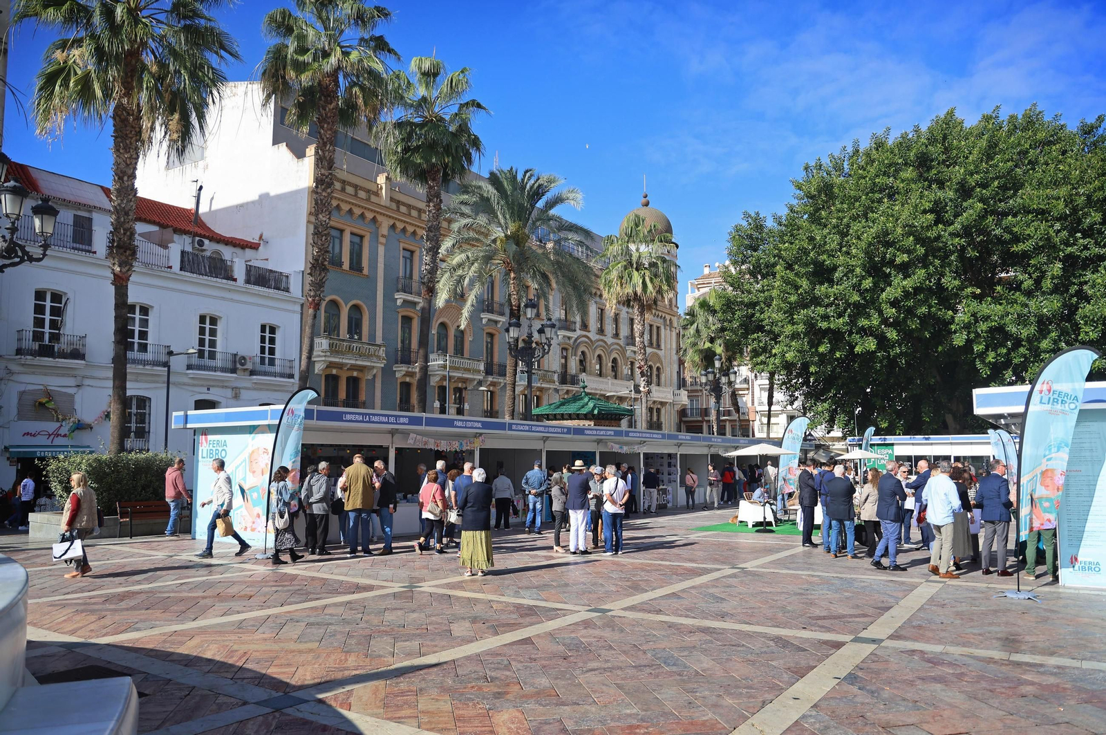 Imágenes de la  inauguración de la 48 edición de la Feria del Libro en Huelva