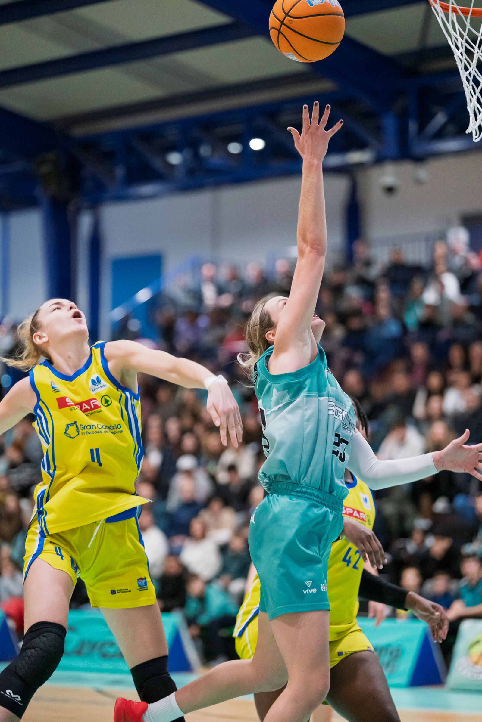 Esencial victoria del CAB Estepona ante el Spar Gran Canaria (80-64)