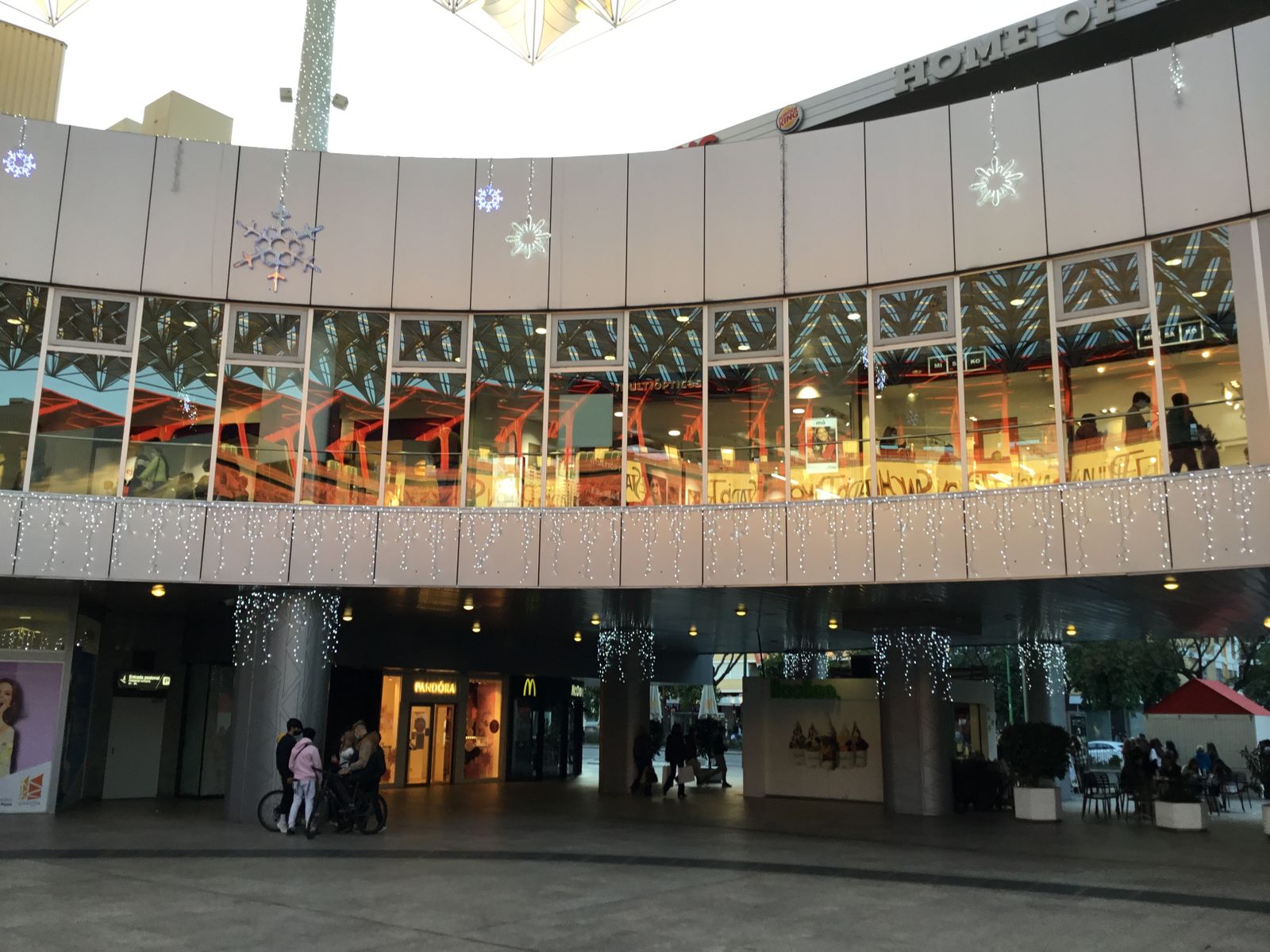 Centro Comercial Nervión Plaza en Navidad.