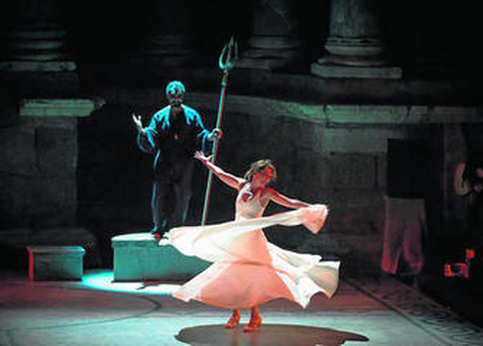 La bailaora gaditana, que asume casi todas las facetas creativas en esta 'Medusa...', durante su actuación.