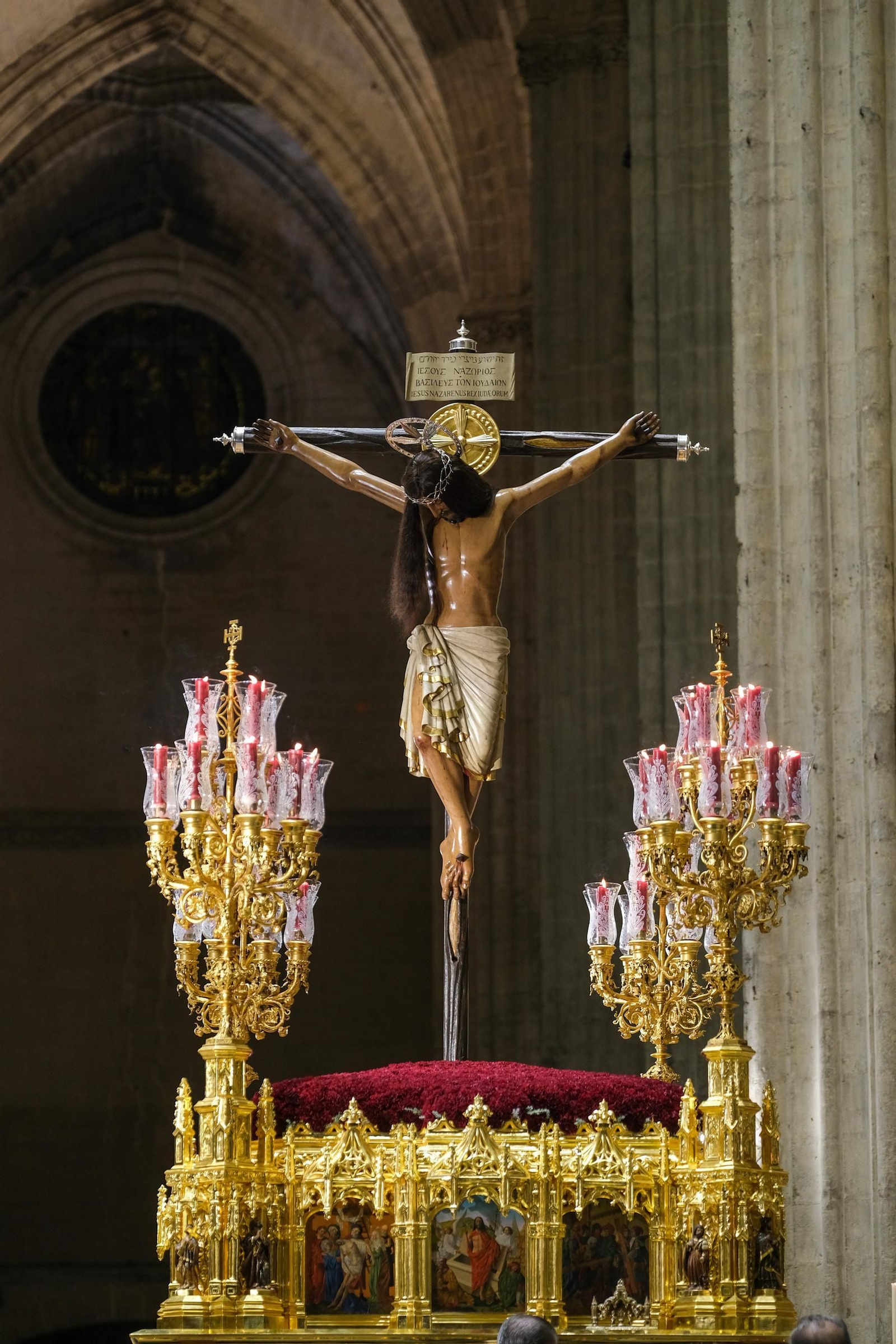 Imágenes de la procesión extraordinaria de regreso del Cristo de San Agustín a San Roque