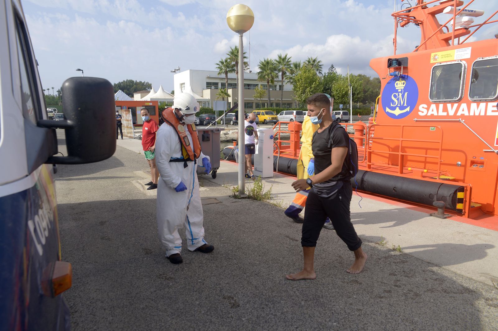 Fotos del desembarco del Denebola de Salvamento Marítimo