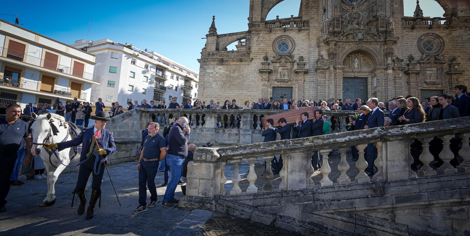 Imágenes del funeral de Álvaro Domecq en la catedral de Jerez