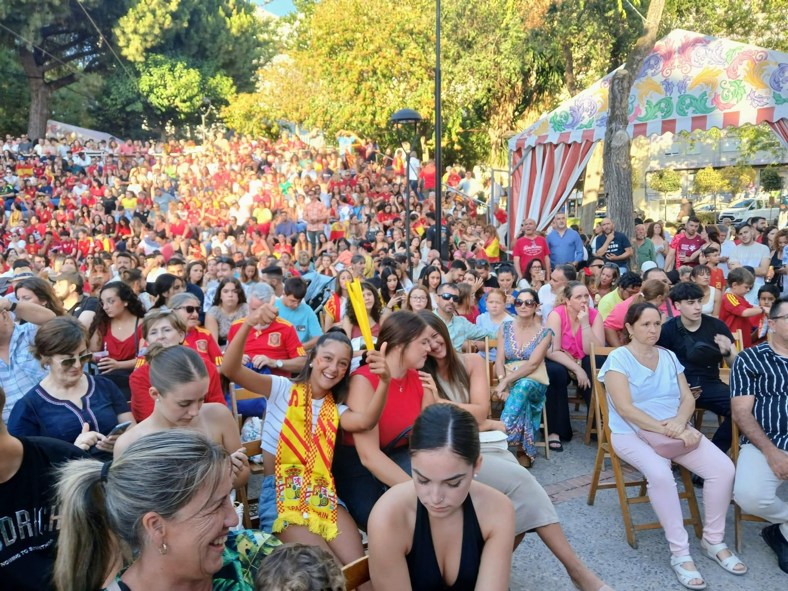 Así se ha vivido el triunfo de España desde la Feria de San Fernando: búscate en las imágenes
