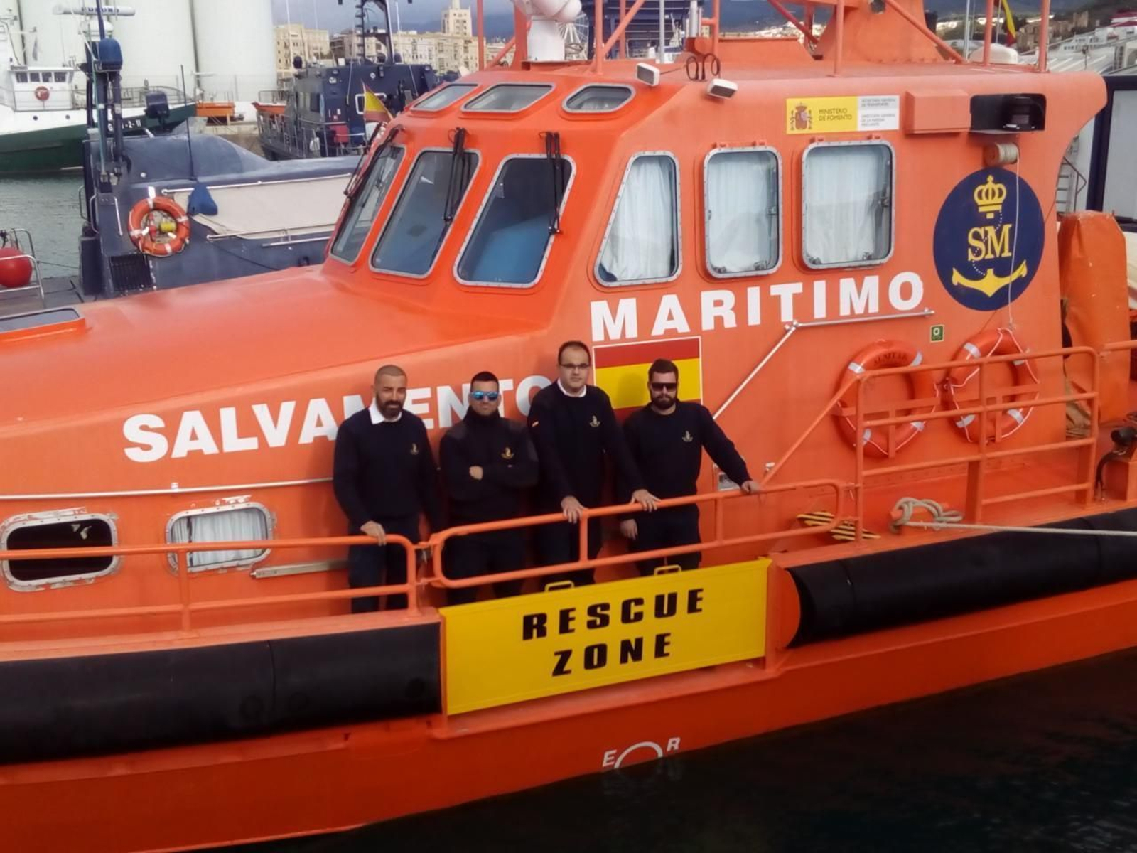 Tripulación de la embarcación 'Salvamar Alnitak'.