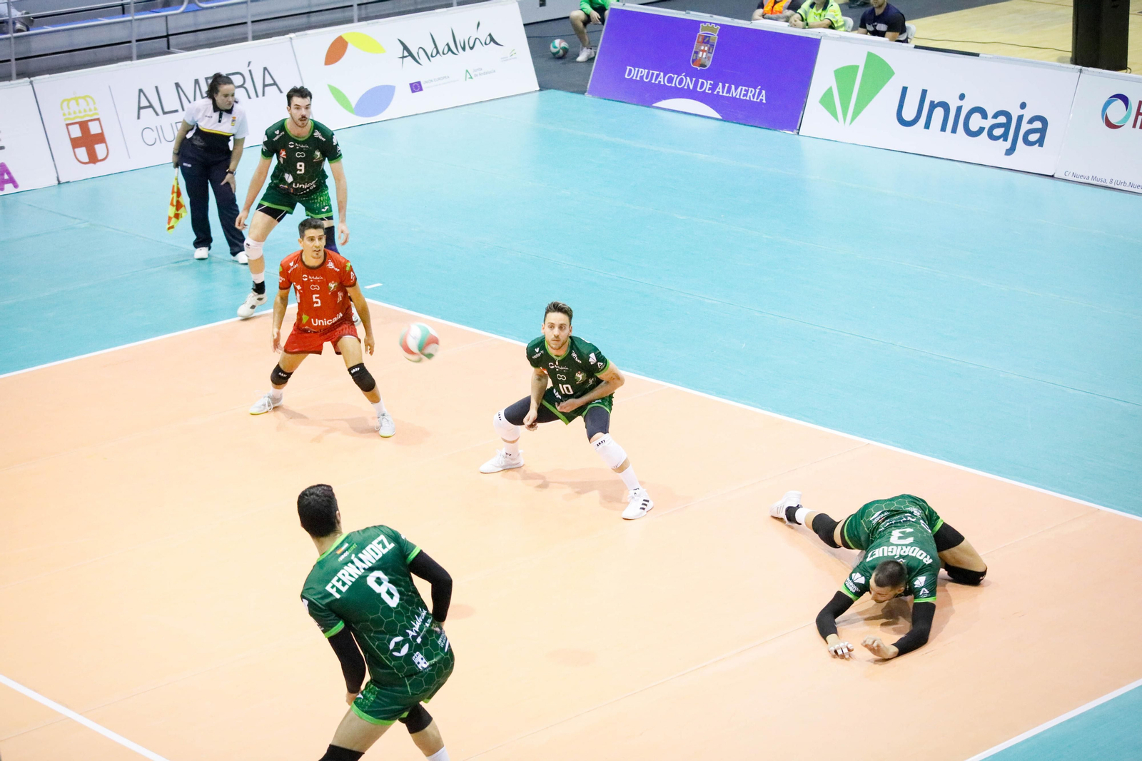 Imágenes del partido entre Unicaja Almería y Grupo Herce Soria