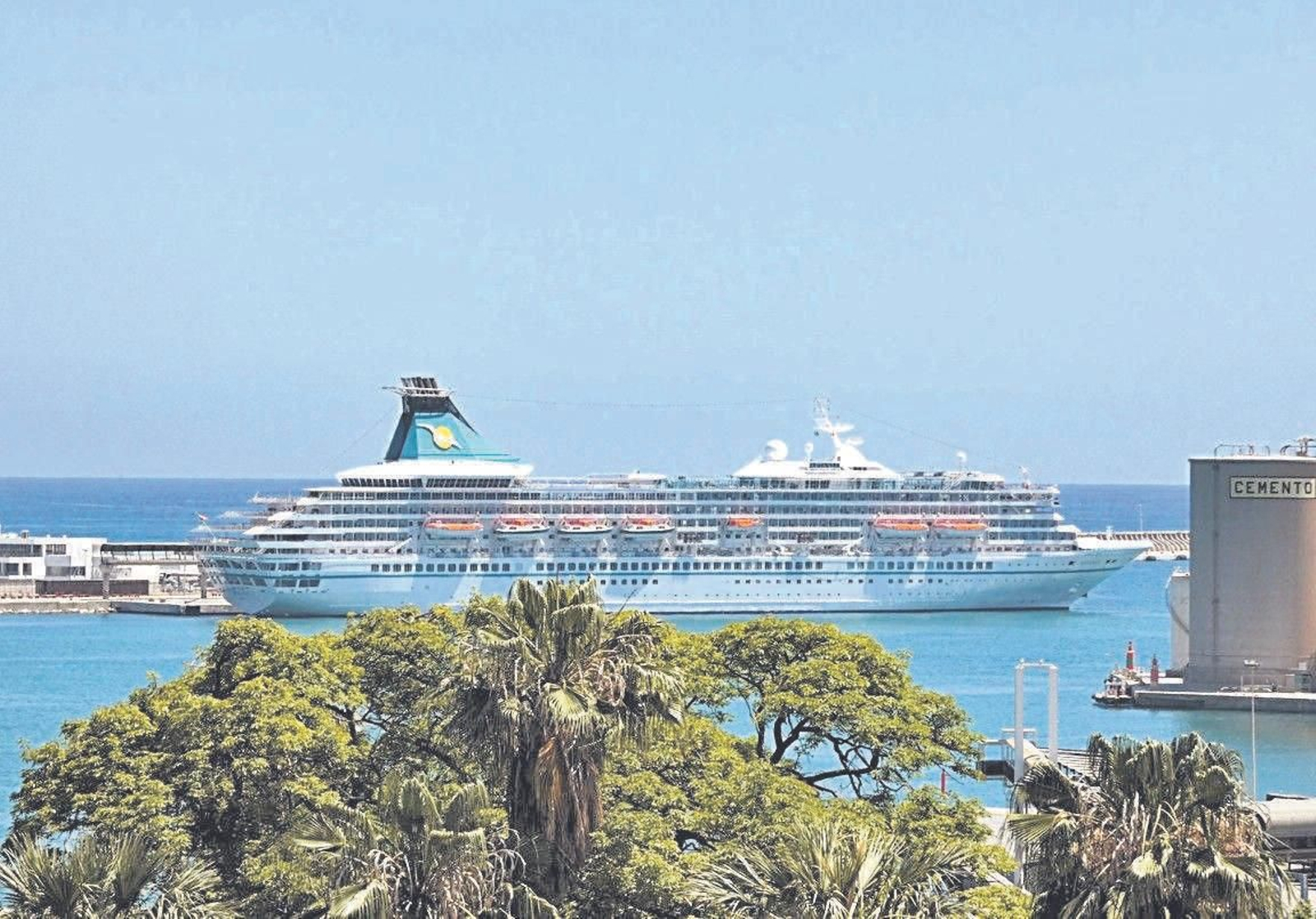El buque de crucero ‘Artania’. El buque de crucero ‘Artania’.