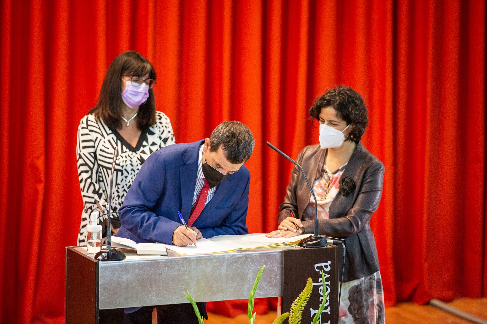 Imágenes de la toma de posesión del equipo de gobierno de la UHU