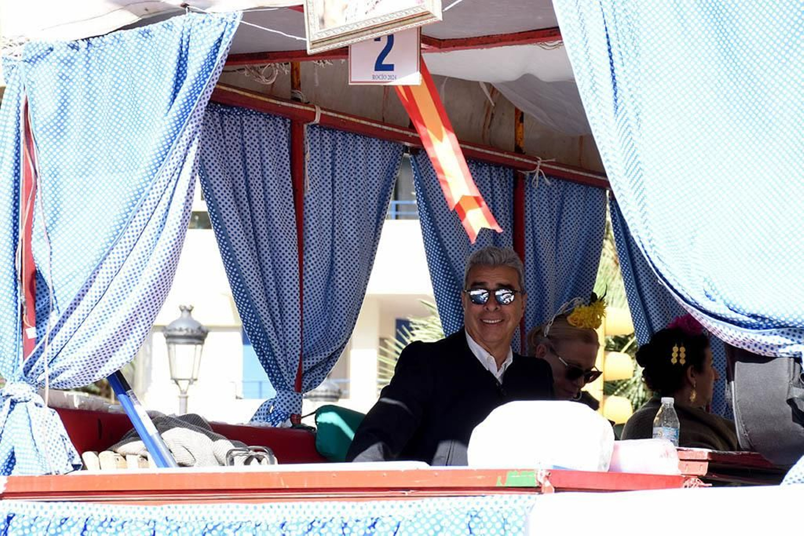 Las mejores imágenes de los peregrinos en la salida de Emigrantes