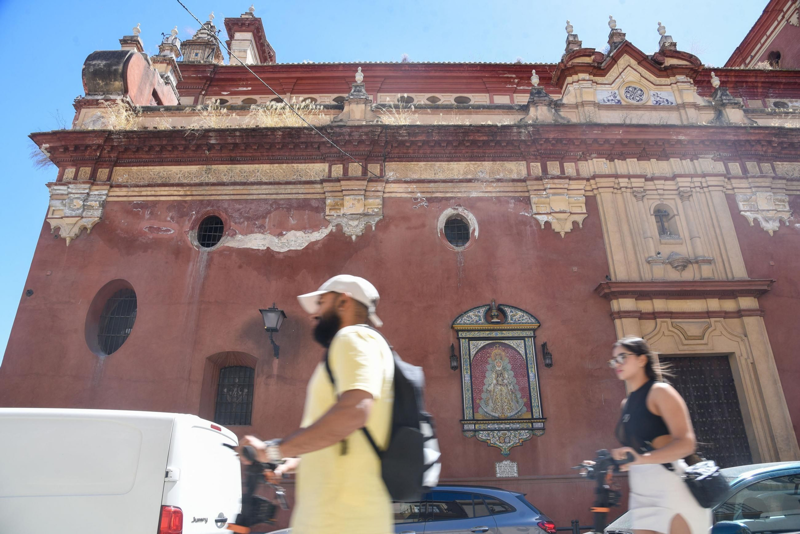 La fachada lateral de San Jacinto.