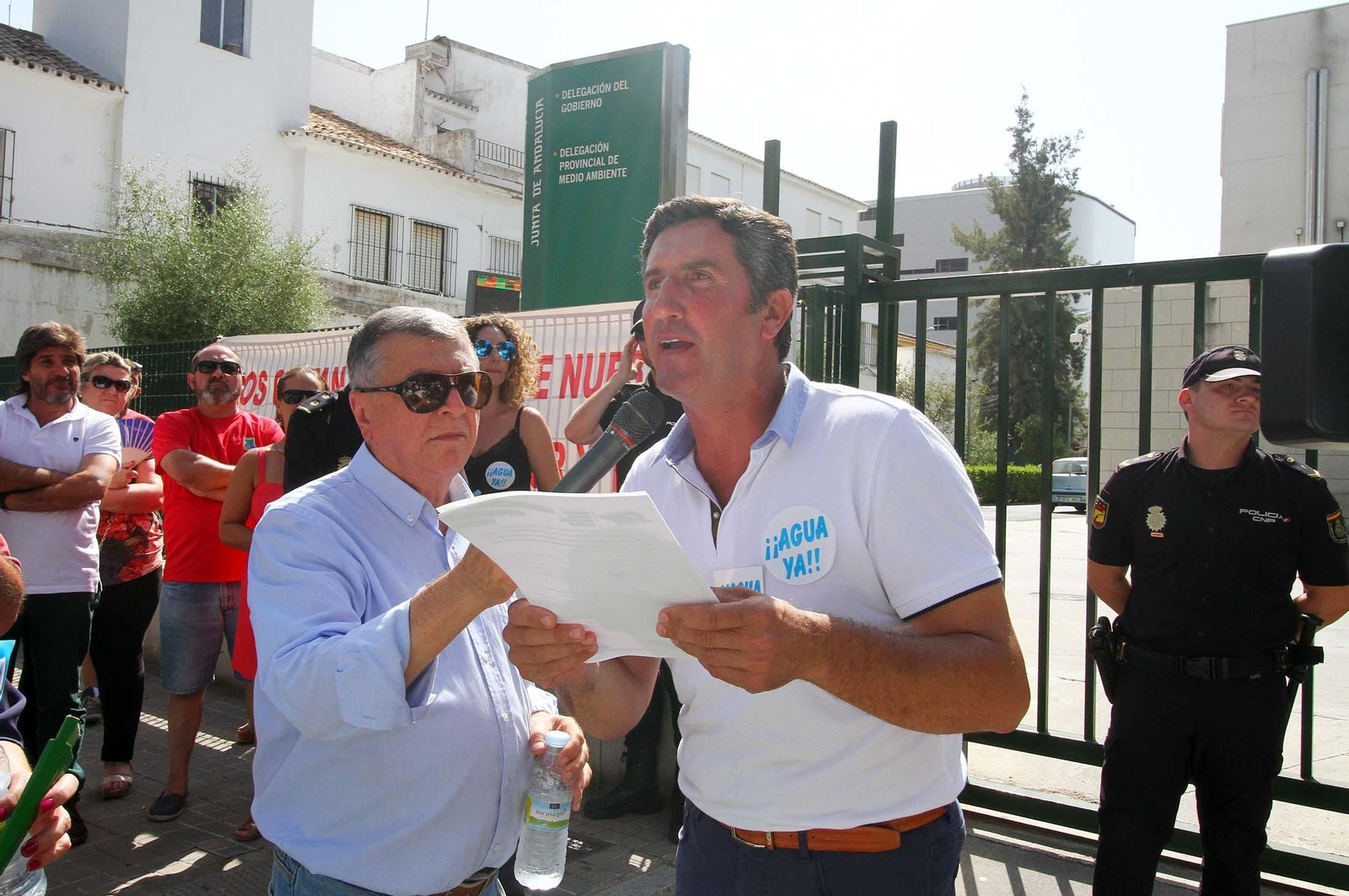 Imágenes de la manifestación para pedir agua y tierra para los regadíos del Condado.