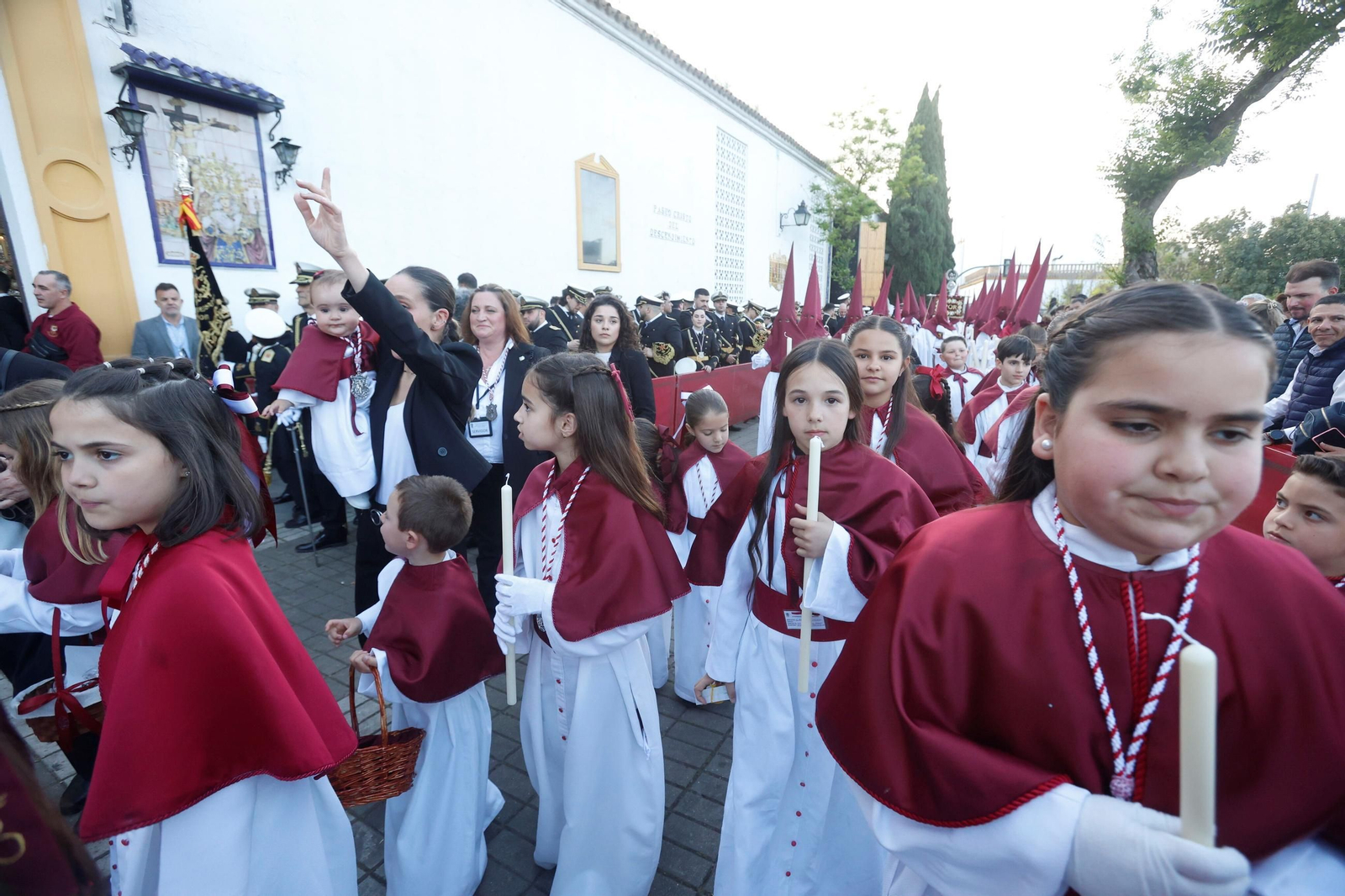 La procesión del Descendimiento en este Viernes Santo de Córdoba, en imágenes