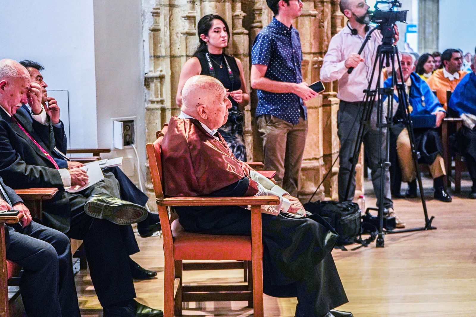 Así se ha convertido Miguel Giménez Yanguas en doctor honoris causa por la Universidad de Granada