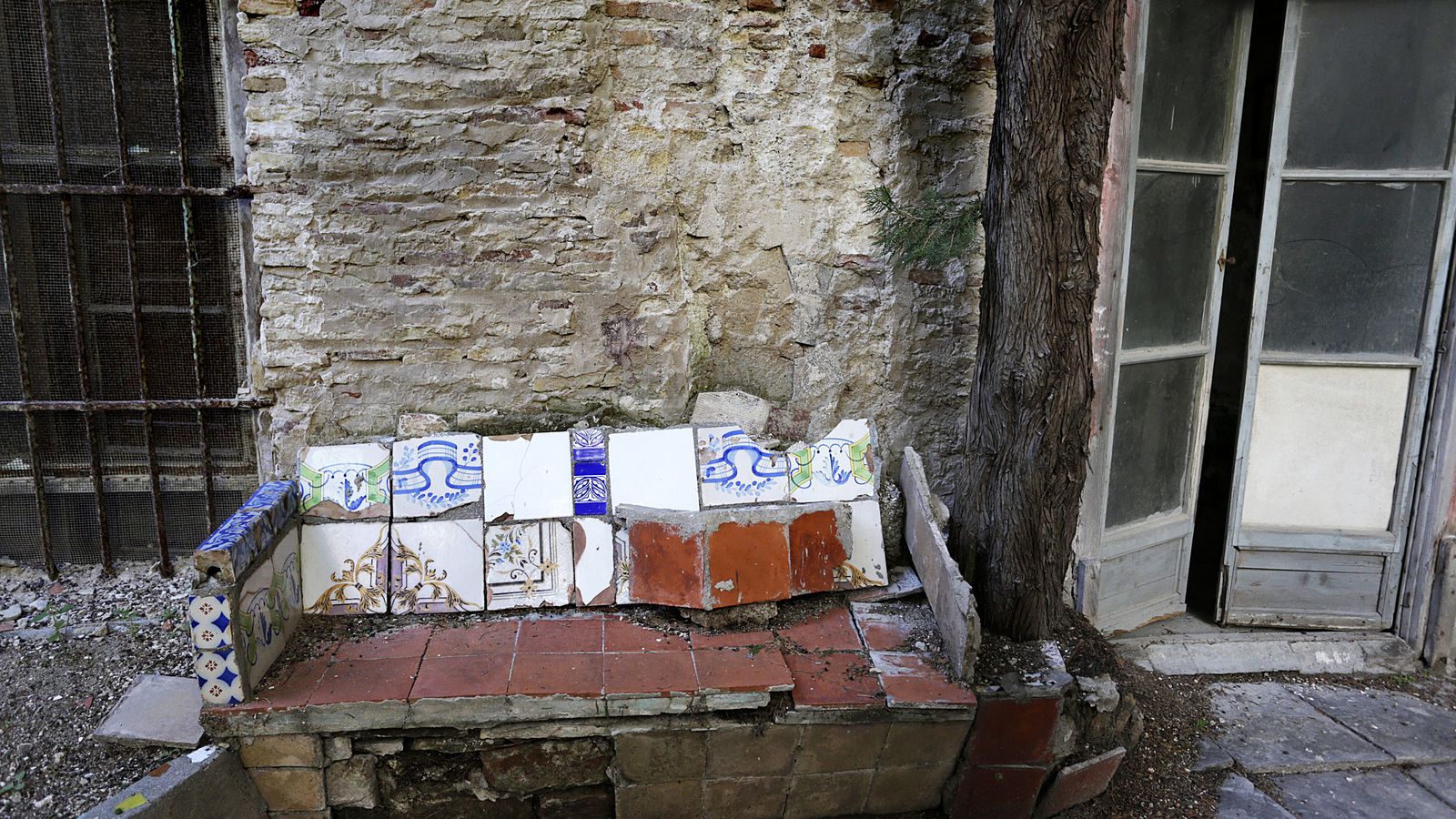 Uno de los patios del convento de Santa María.