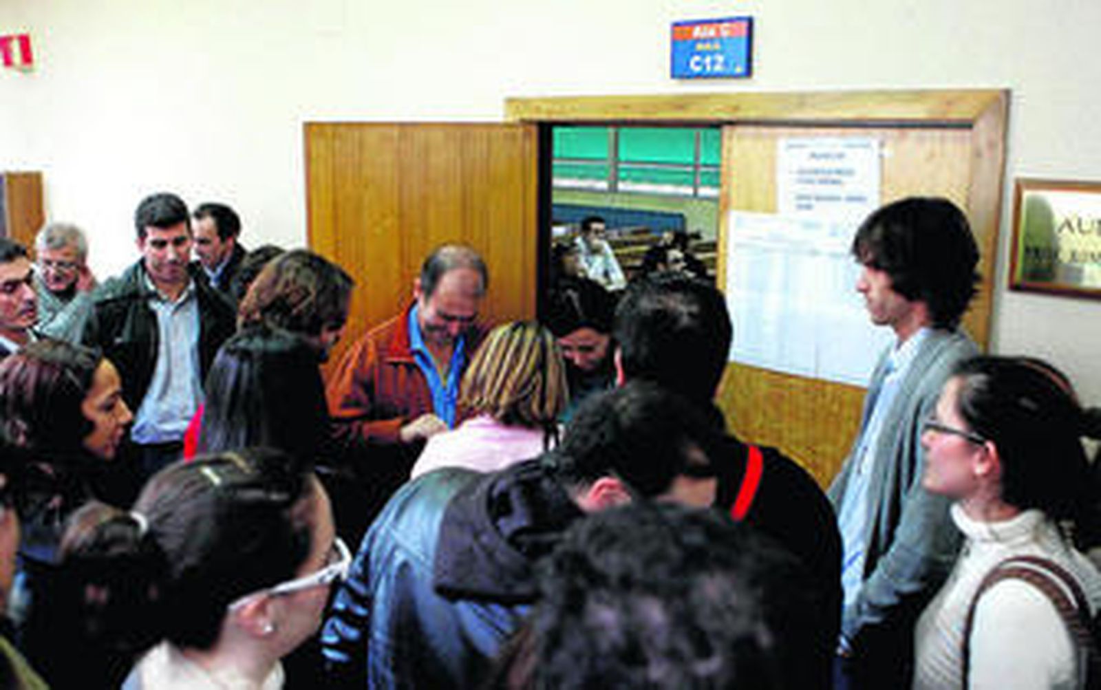 El examen comenzó a las 16:00 horas y para los médicos tenía algunas novedades.