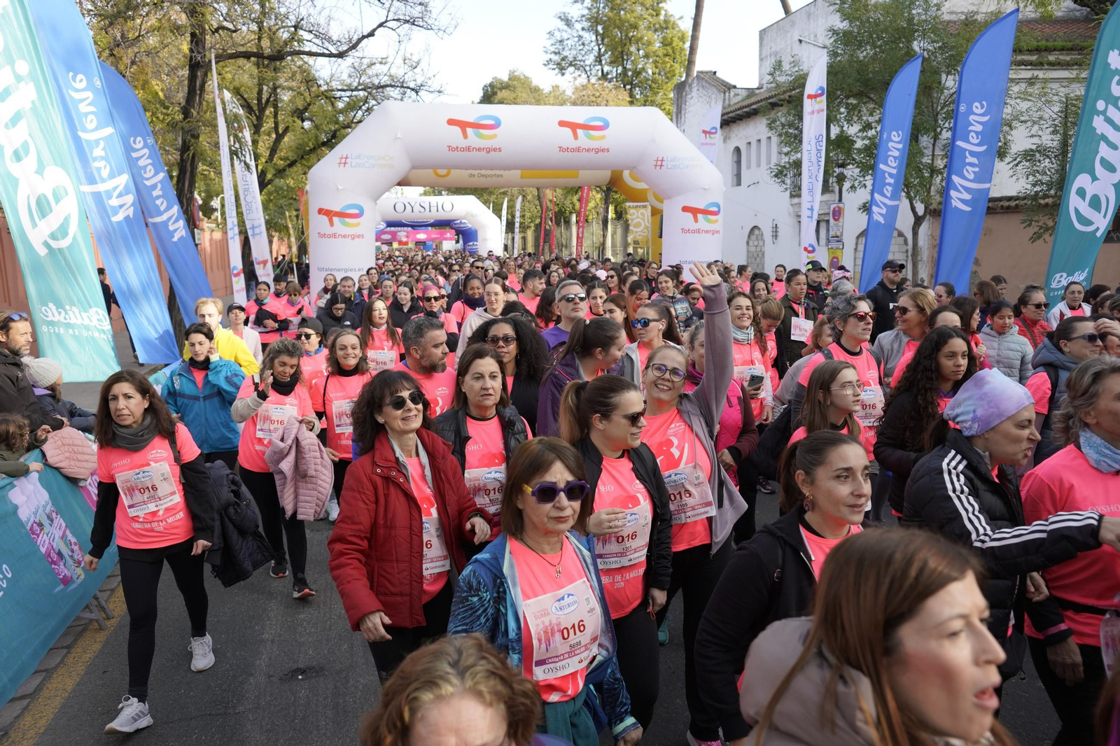 Búscate en las fotos de la Carrera de la Mujer de Sevilla