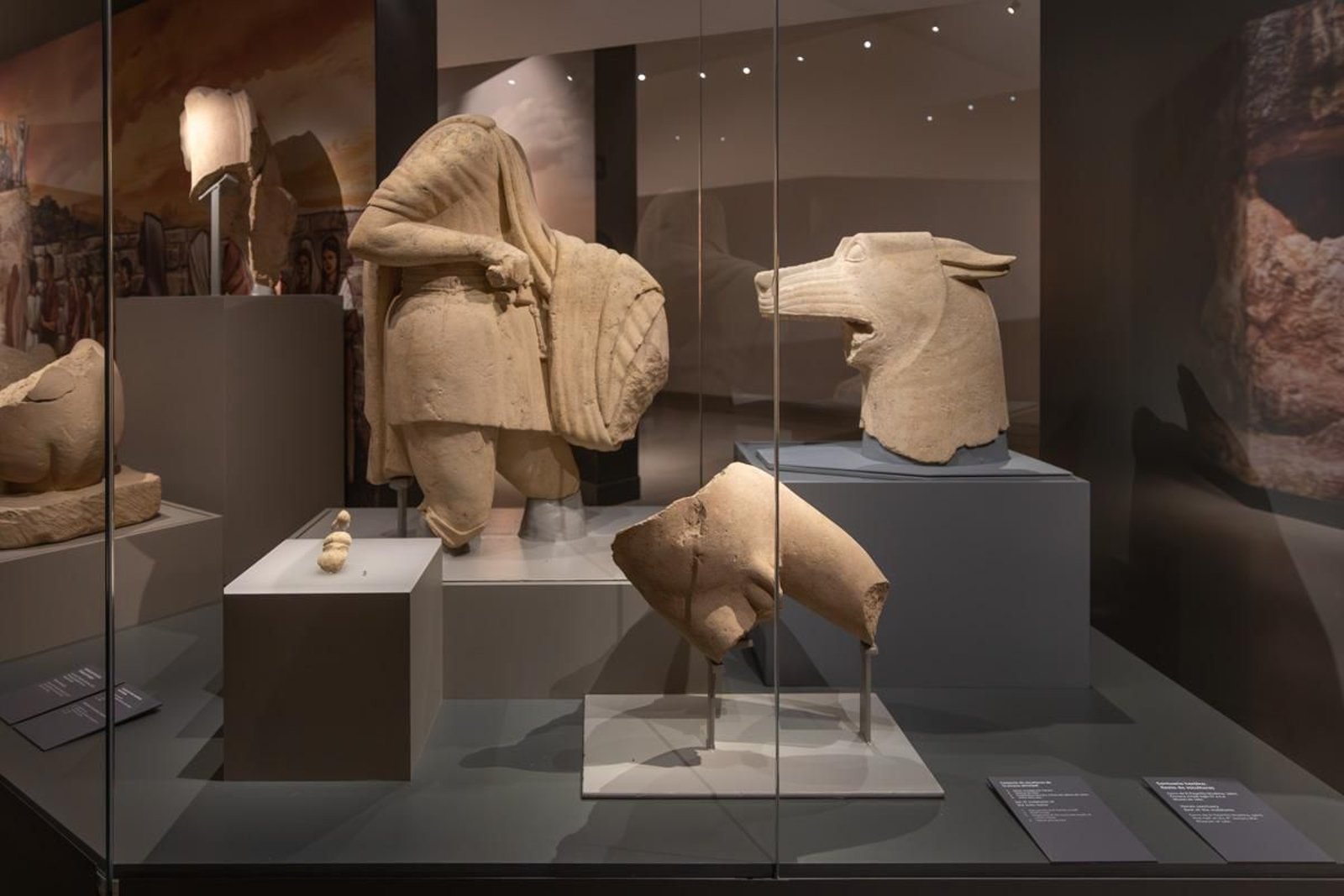 Exposición La Dama, el Príncipe, el Héroe y la Diosa, en el Museo Íbero